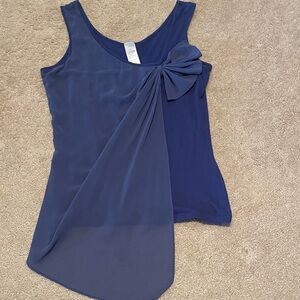 Chic Navy Sleeveless Blouse with Bow Accent